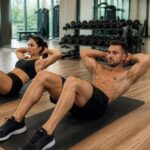 découvrez le guide ultime pour réaliser des crunchs abdominaux efficaces et sculpter des abdos fermes et toniques. techniques, conseils et exercices adaptés à tous les niveaux.