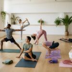 découvrez les 10 postures de yoga incontournables adaptées aux débutants et aux experts pour améliorer votre bien-être, renforcer votre corps et apaiser votre esprit.