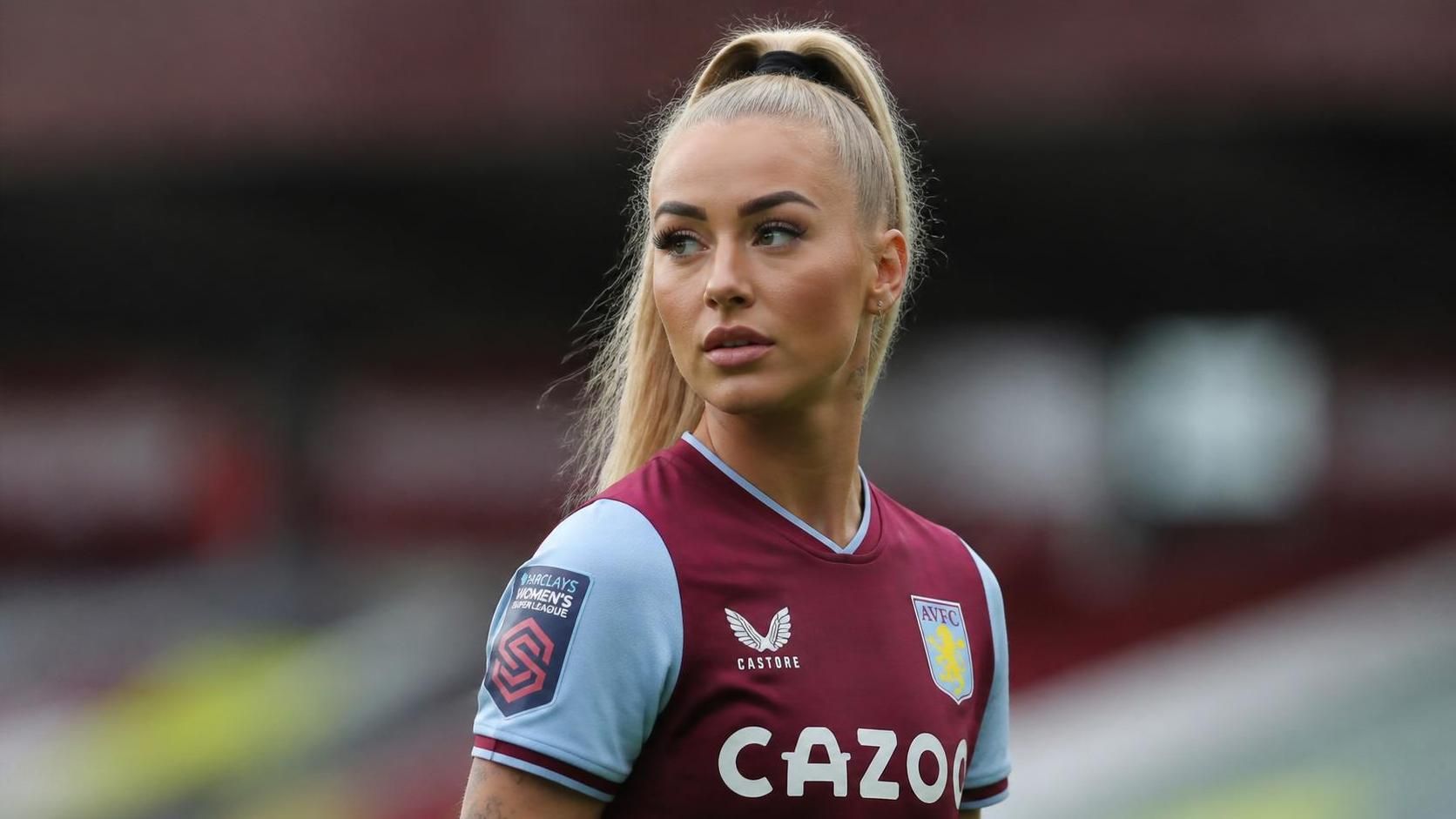 découvrez le portrait d'alisha lehmann, étoile montante du football féminin, et plongez dans le parcours inspirant de cette jeune talent prometteuse.